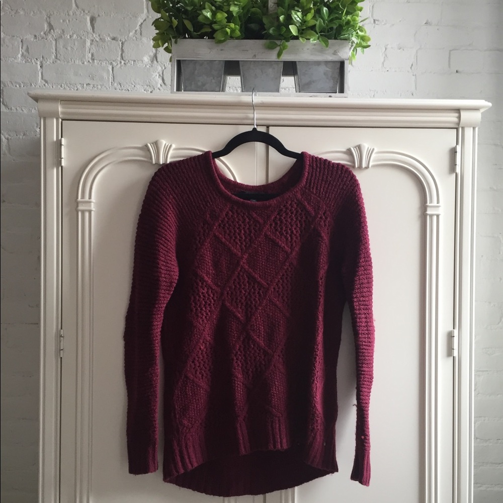 American Eagle Burgundy Sweater